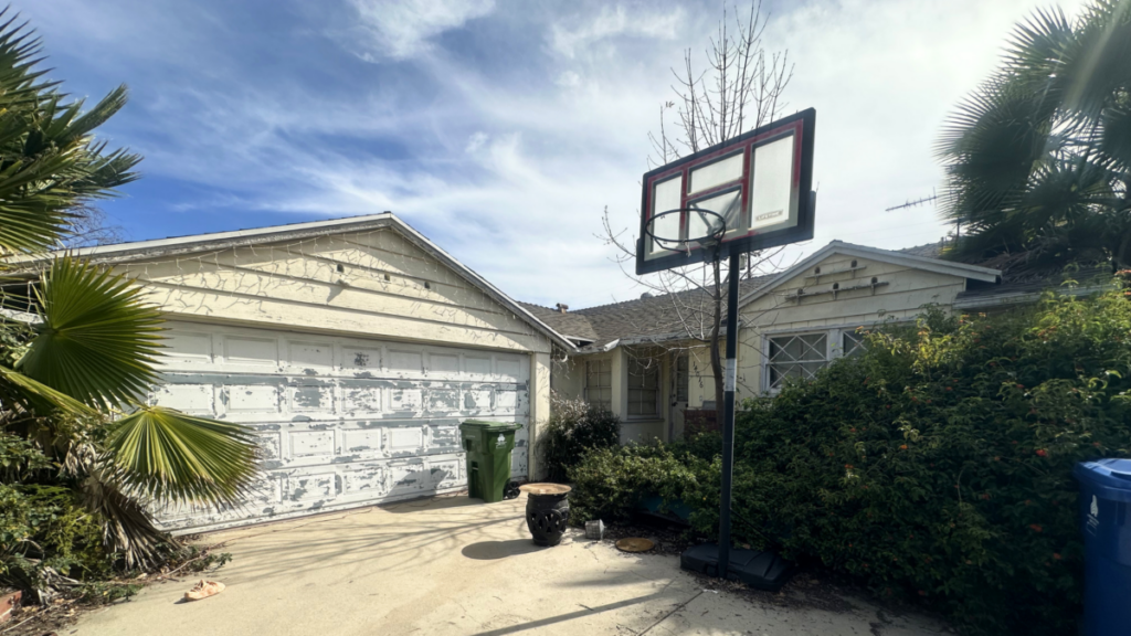 14016 Leadwell St, Van Nuys, CA 91405